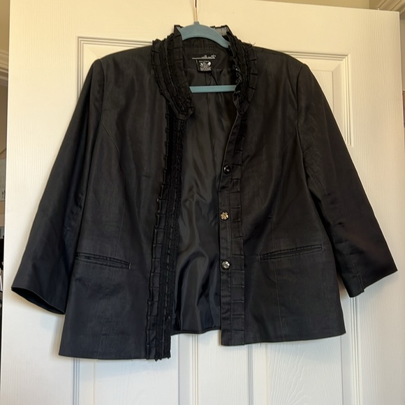 XL 3/4 Sleeve Black Sheen Ruffle Trim Blazer - Picture 6 of 7